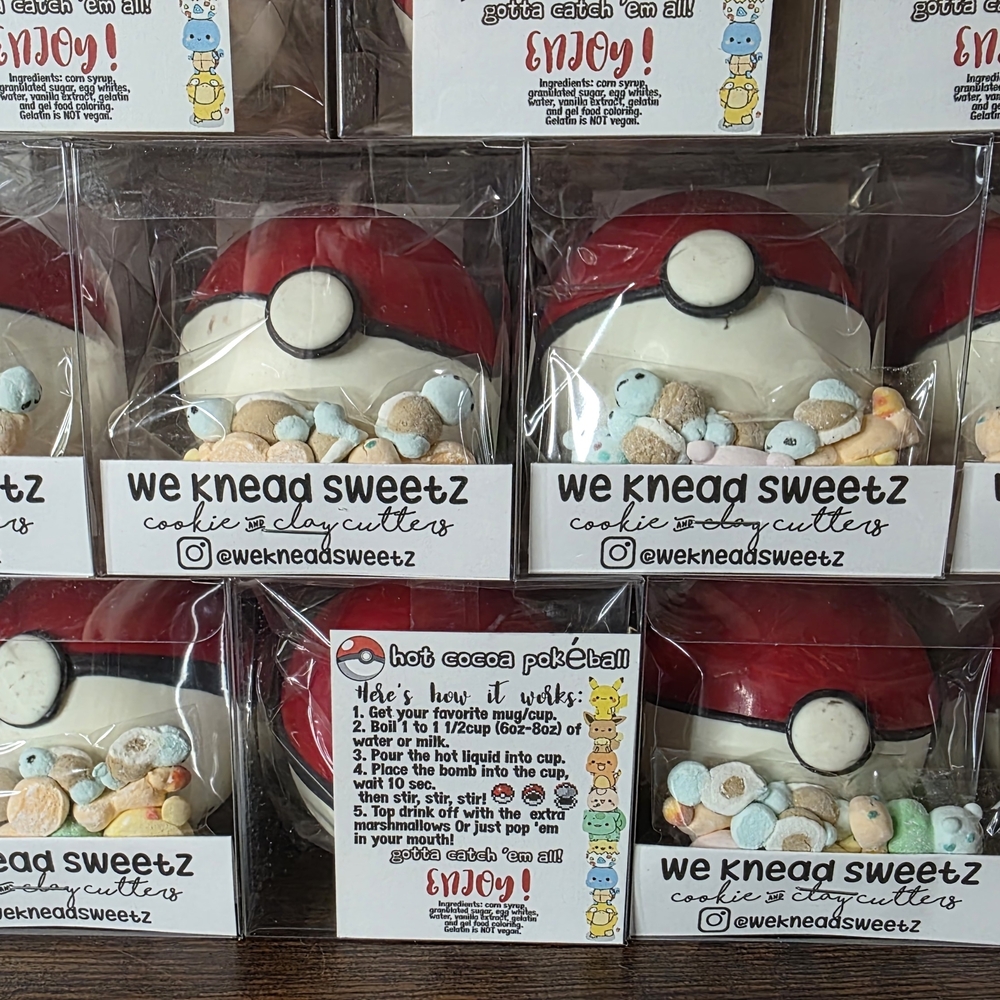 Pokéball Hot Cocoa Bombs